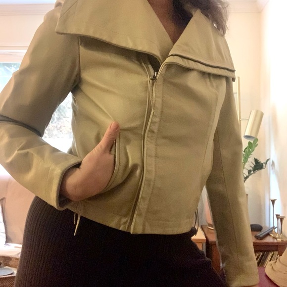 💔 SOLD Cropped Leather Motorcycle Jacket - Picture 3 of 7